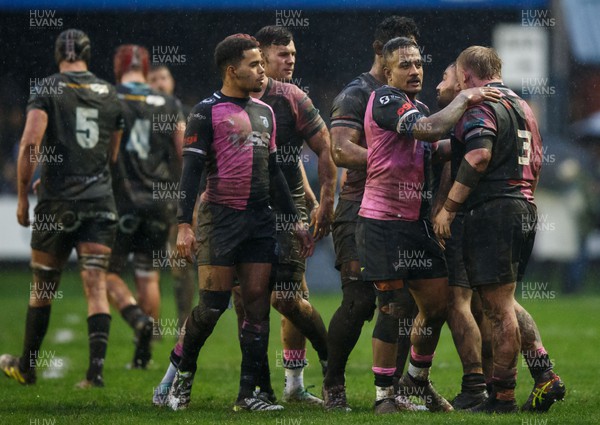 010124 - Ospreys v Cardiff Rugby - United Rugby Championship - Rey Lee-Lo of Cardiff congratulates his forwards after they win a turnover