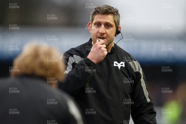010124 - Ospreys v Cardiff Rugby - United Rugby Championship - Ospreys first team coach Richard Kelly during the warm up