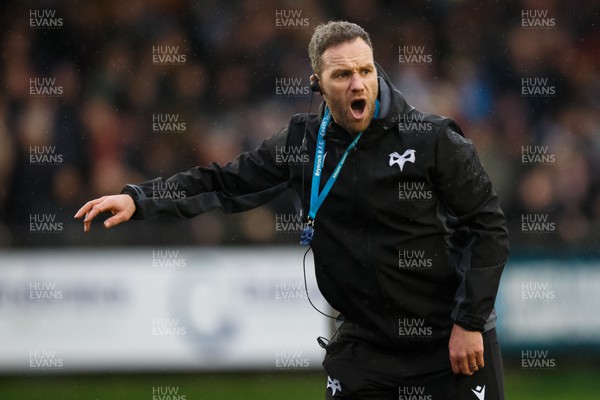010124 - Ospreys v Cardiff Rugby - United Rugby Championship - Ospreys coach  Mark Jones during the warm up