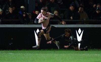010126 - Ospreys v Cardiff Rugby, United Rugby Championship - Josh Adam of Cardiff Rugby races in to score try