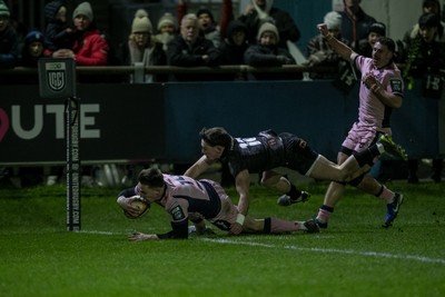 010126 - Ospreys v Cardiff Rugby - United Rugby Championship - Josh Adams of Cardiff Rugby scores a try