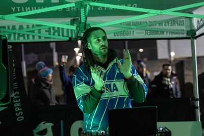 010126 - Ospreys v Cardiff Rugby - United Rugby Championship - Josh Navidi half time DJ set