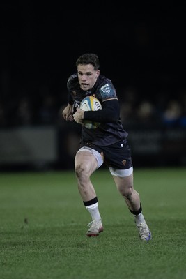 010126 - Ospreys v Cardiff Rugby - United Rugby Championship - Kieran Hardy of Ospreys breaks to score a try