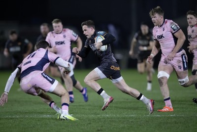 010126 - Ospreys v Cardiff Rugby - United Rugby Championship - Kieran Hardy of Ospreys breaks to score a try