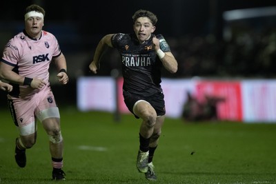 010126 - Ospreys v Cardiff Rugby - United Rugby Championship - Dan Edwards of Ospreys chases his own kick