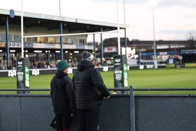 010126 - Ospreys v Cardiff Rugby - United Rugby Championship - Fans