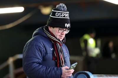 010126 - Ospreys v Cardiff Rugby - United Rugby Championship - Fans