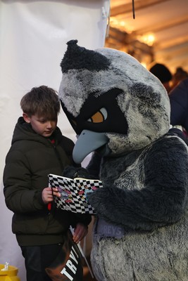 010126 - Ospreys v Cardiff Rugby - United Rugby Championship - Ozzie meets a fan