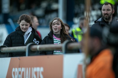 010126 - Ospreys v Cardiff Rugby - United Rugby Championship - Fans