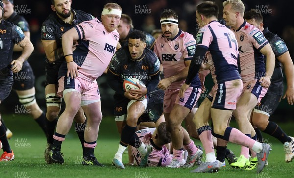 010126 - Ospreys v Cardiff Rugby, United Rugby Championship - Keelan Giles of Ospreys looks to break away