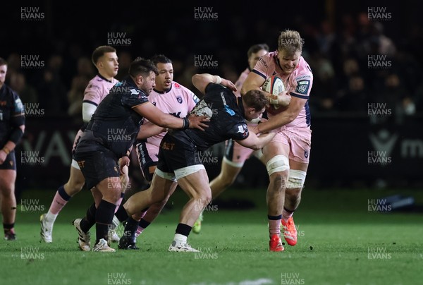 010126 - Ospreys v Cardiff Rugby, United Rugby Championship - Josh McNally of Cardiff Rugby takes on Dewi Lake of Ospreys