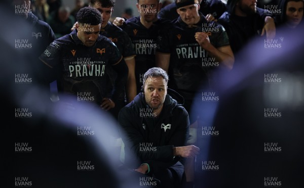 010126 - Ospreys v Cardiff Rugby, United Rugby Championship - Ospreys head coach Mark Jones speaks to the players at the end of the match