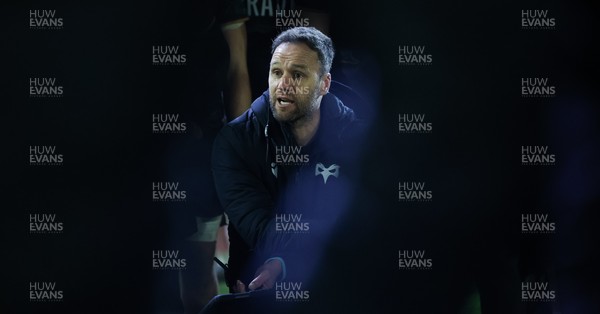 010126 - Ospreys v Cardiff Rugby, United Rugby Championship - Ospreys head coach Mark Jones speaks to the players at the end of the match