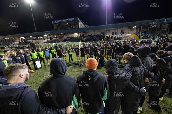 010126 - Ospreys v Cardiff Rugby, United Rugby Championship - Ospreys huddle up at the end of the match