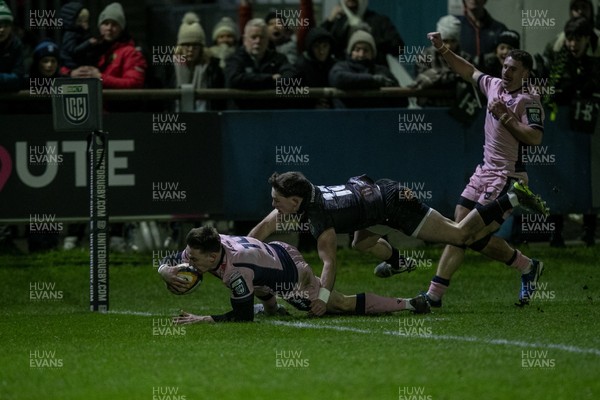 010126 - Ospreys v Cardiff Rugby - United Rugby Championship - Josh Adams of Cardiff Rugby scores a try