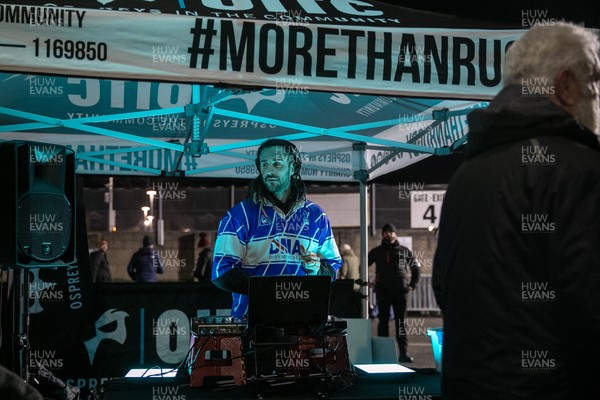 010126 - Ospreys v Cardiff Rugby - United Rugby Championship - Josh Navidi plays a half time DJ set