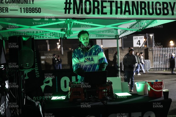 010126 - Ospreys v Cardiff Rugby - United Rugby Championship - Josh Navidi plays a half time DJ set