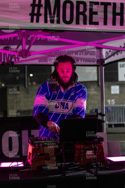 010126 - Ospreys v Cardiff Rugby - United Rugby Championship - Josh Navidi plays a half time DJ set