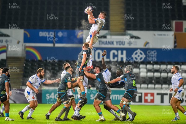121220 - Ospreys v Castres - European Challenge Cup - Kevin Kornath of Castres jumps for the line out ball
