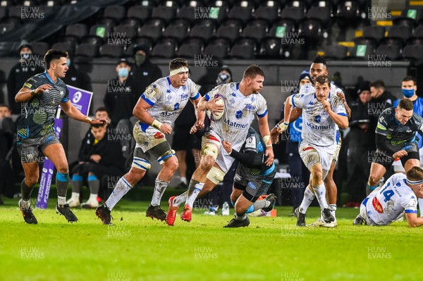121220 - Ospreys v Castres - European Challenge Cup - Kevin Kornath of Castres bakes a run with the ball
