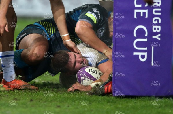 121220 - Ospreys v Castres Olympique - European Challenge Cup - Kevin Kornath of Castres scores a try