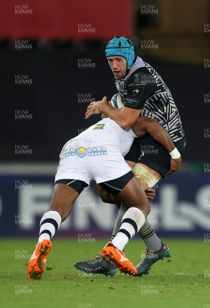 151017 - Ospreys v Clermont Auvergne - European Rugby Champions Cup - Justin Tipuric of Ospreys is tackled by Sitaleki Timani of Clermont