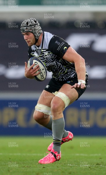 151017 - Ospreys v Clermont Auvergne - European Rugby Champions Cup - Dan Lydiate of Ospreys