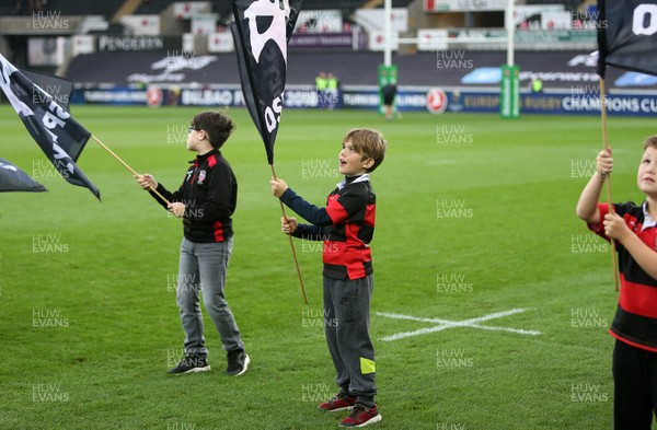 151017 - Ospreys v Clermont Auvergne - European Rugby Champions Cup - Guard of Honour