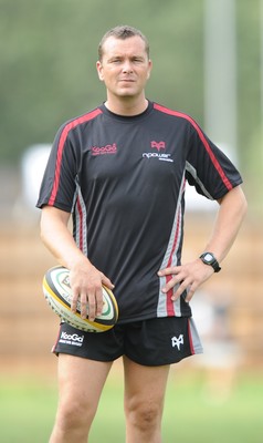 30.08.08 - Ospreys v Clubs Select XV - Ospreys Coach Sean Holley. 