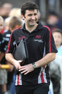 30.08.08 - Ospreys v Clubs Select XV - Ospreys Elite Performance Director Andrew Hore. 