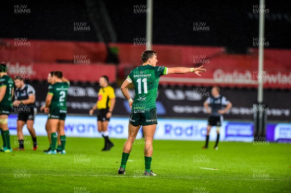 021119 - Ospreys v Connacht - Guinness PRO14 - John Porch shouts orders to his teammates