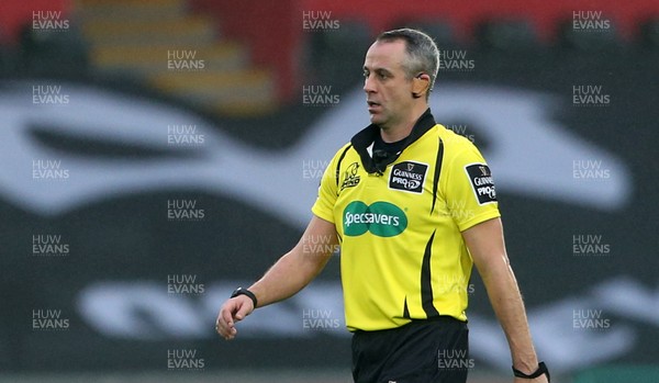 070117 - Ospreys v Connacht - Guinness PRO12 - Referee John Lacey by Chris Fairweather/Huw Evans Agency