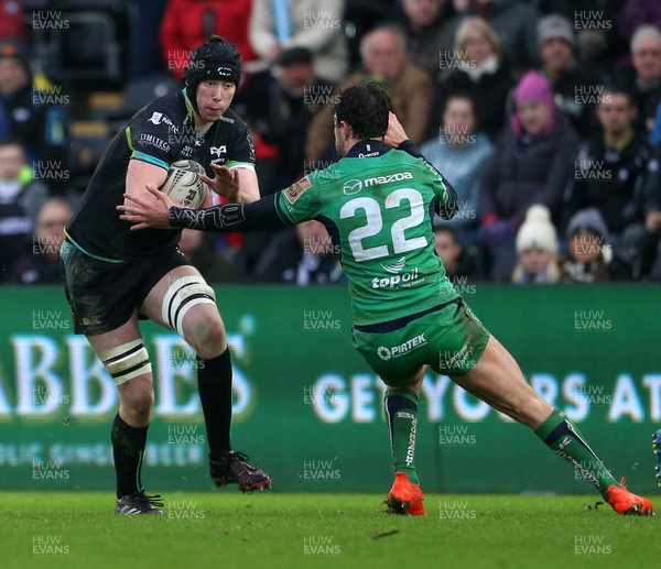 070117 - Ospreys v Connacht - Guinness PRO12 - Adam Beard of Ospreys is challenged by Danie Poolman of Connacht by Chris Fairweather/Huw Evans Agency