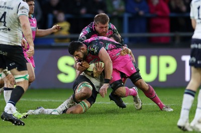 071225 - Ospreys v Connacht - European Challenge Cup - Rhys Davies of Ospreys is tackled by David O�Connor of Connacht 