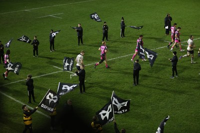 071225 - Ospreys v Connacht - European Challenge Cup - Ospreys enter the field for the second half