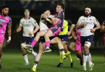 071225 - Ospreys v Connacht - European Challenge Cup - Dan Edwards of Ospreys and Harry West of Connacht collide in the air