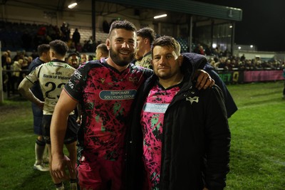 071225 - Ospreys v Connacht - European Challenge Cup - Gareth Thomas and Tom Botha of Ospreys at full time