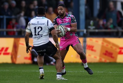 071225 - Ospreys v Connacht - European Challenge Cup - Phil Cokanasiga of Ospreys 