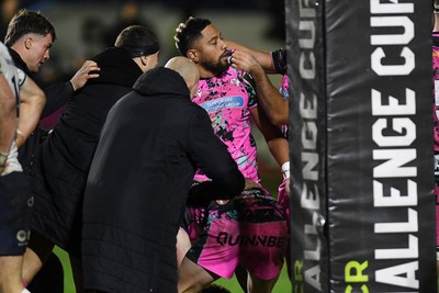 071225 - Ospreys v Connacht - EPCR Challenge Cup - Phil Cokanasiga of Ospreys celebrates scoring a try with team mates