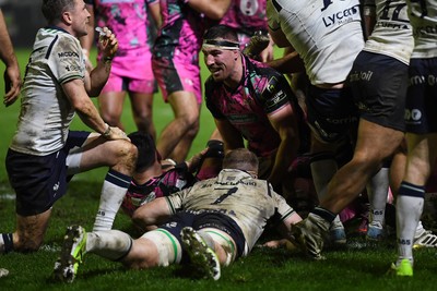 071225 - Ospreys v Connacht - EPCR Challenge Cup - Ryan Smith of Ospreys celebrates scoring a try