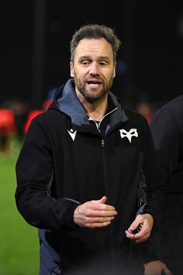 071225 - Ospreys v Connacht - EPCR Challenge Cup - Ospreys Head Coach, Mark Jones speaks to his side at full time