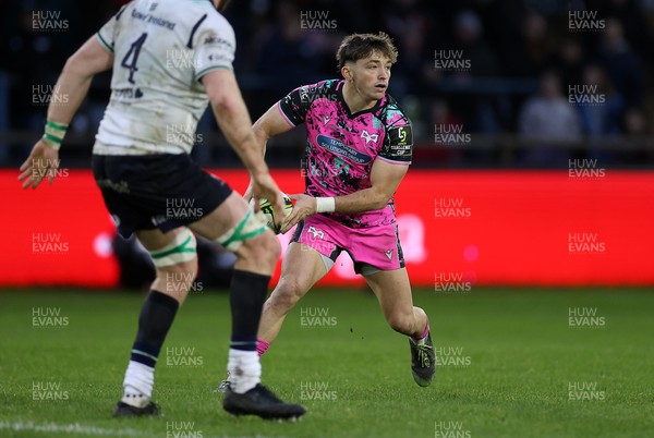 071225 - Ospreys v Connacht - European Challenge Cup - Dan Edwards of Ospreys 