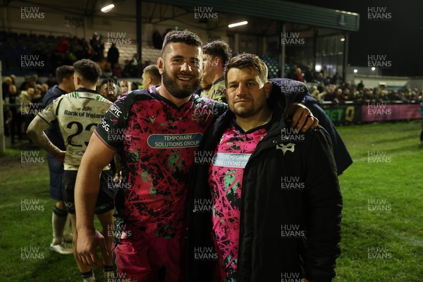 071225 - Ospreys v Connacht - European Challenge Cup - Gareth Thomas and Tom Botha of Ospreys at full time