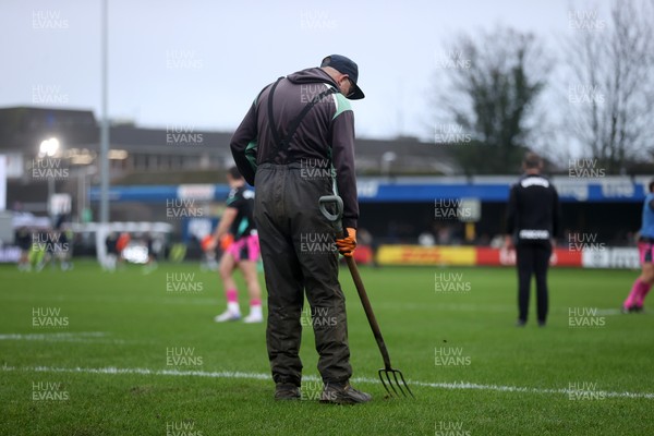 071225 - Ospreys v Connacht - European Challenge Cup - Grounds Staff