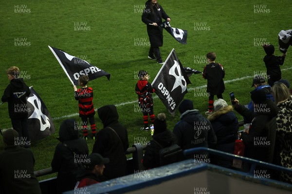 071225 - Ospreys v Connacht - European Challenge Cup - Guard of Honour