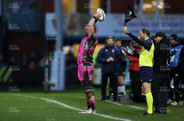 071225 - Ospreys v Connacht - European Challenge Cup - Sam Parry of Ospreys 