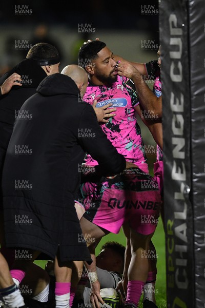 071225 - Ospreys v Connacht - EPCR Challenge Cup - Phil Cokanasiga of Ospreys celebrates scoring a try with team mates