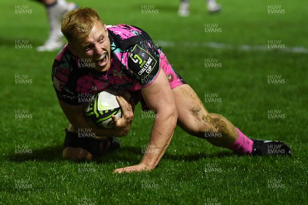 071225 - Ospreys v Connacht - EPCR Challenge Cup - Iestyn Hopkins of Ospreys dives in to score a try