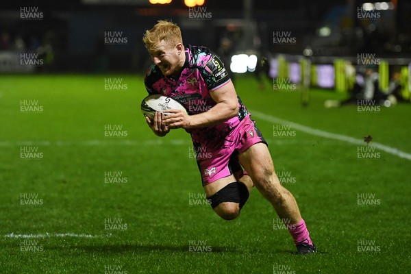 071225 - Ospreys v Connacht - EPCR Challenge Cup - Iestyn Hopkins of Ospreys runs in to score a try