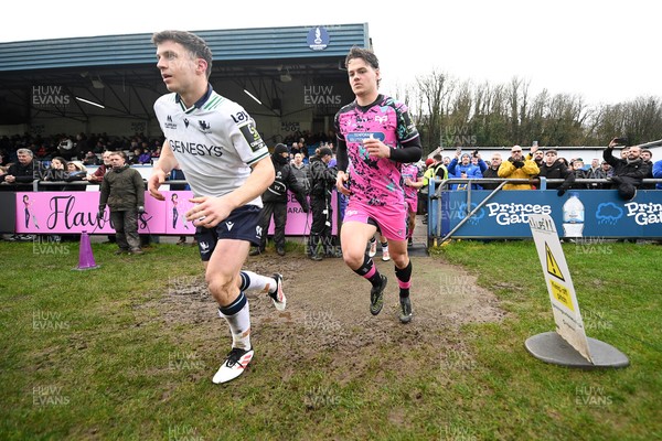 071225 - Ospreys v Connacht - EPCR Challenge Cup - Ospreys players run out at the start of the match